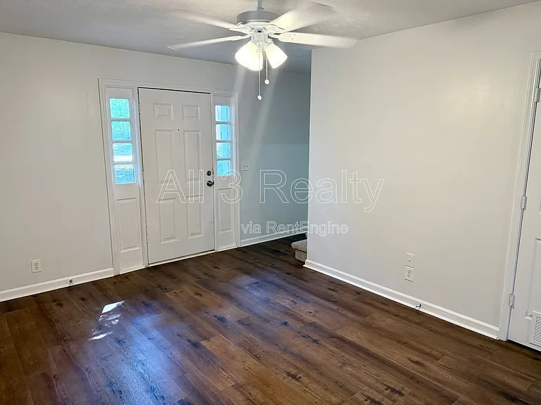 470 S Jeff Davis Dr #B — Photo 4