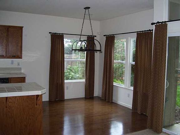 5th image of 1817 Flora Vista Dr