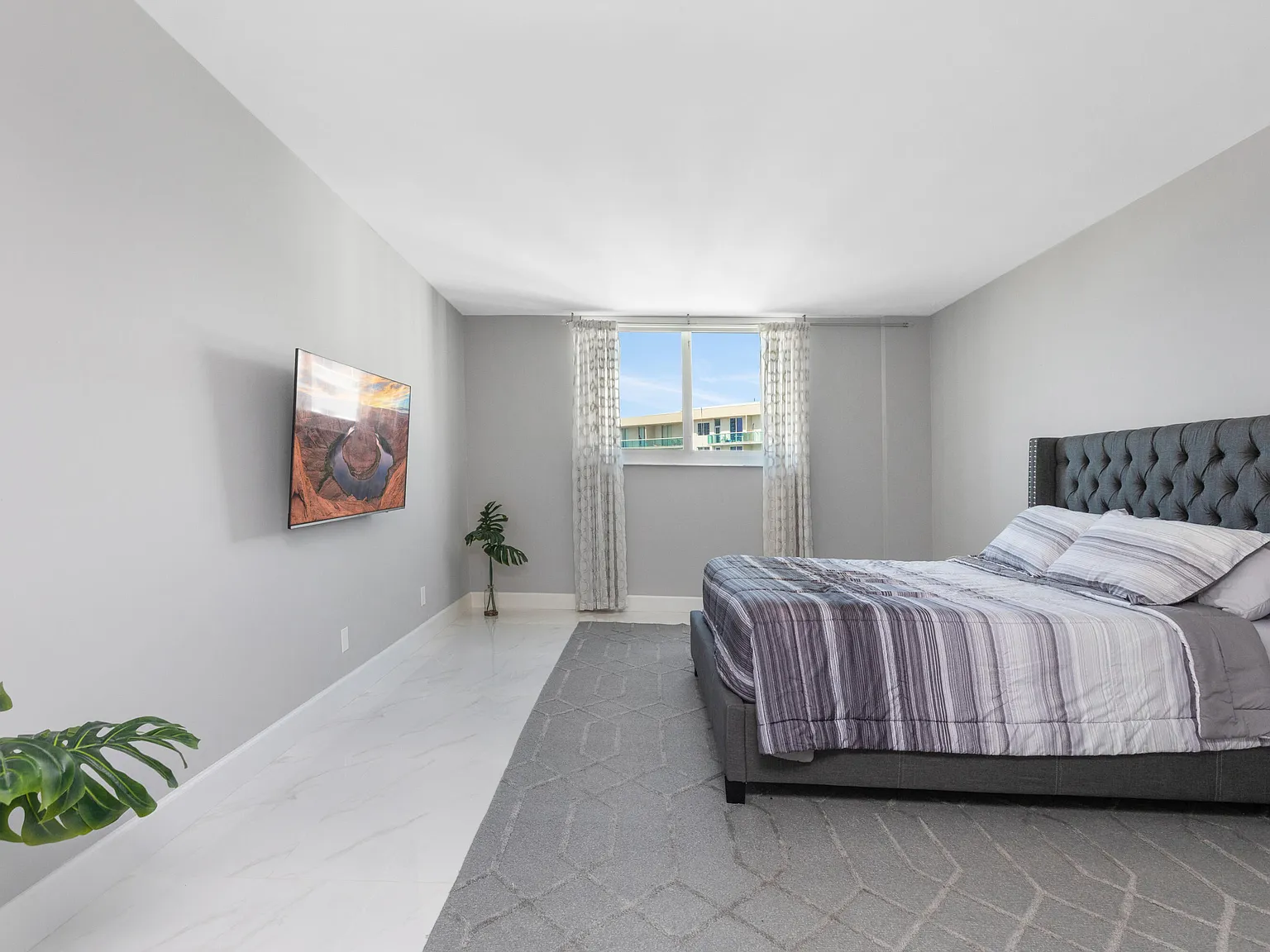 2 bed, 2.0 bath, 1505 sqft, $4,200 — Photo 2