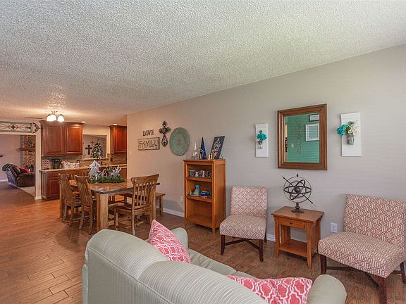 5th image of 407 Hermosa Dr