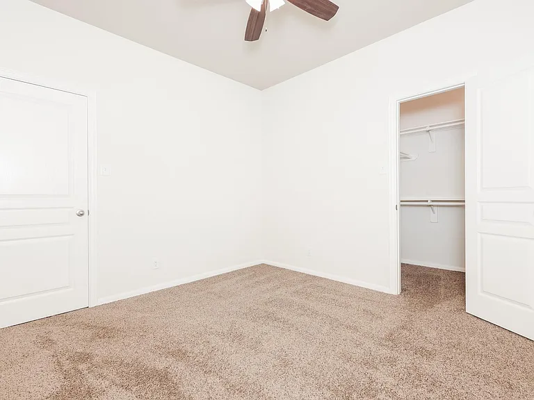 8114 Malago Point Dr — Photo 15