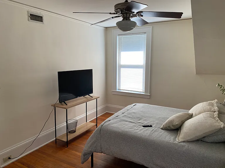 607 A S Hawthorne Rd #2 — Photo 11