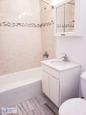 Rented by Metropolitan Property Group | media 16