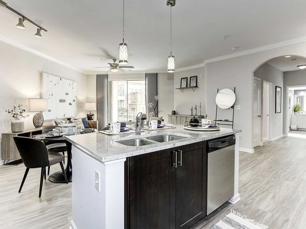 15200 Leicestershire St #608025D27