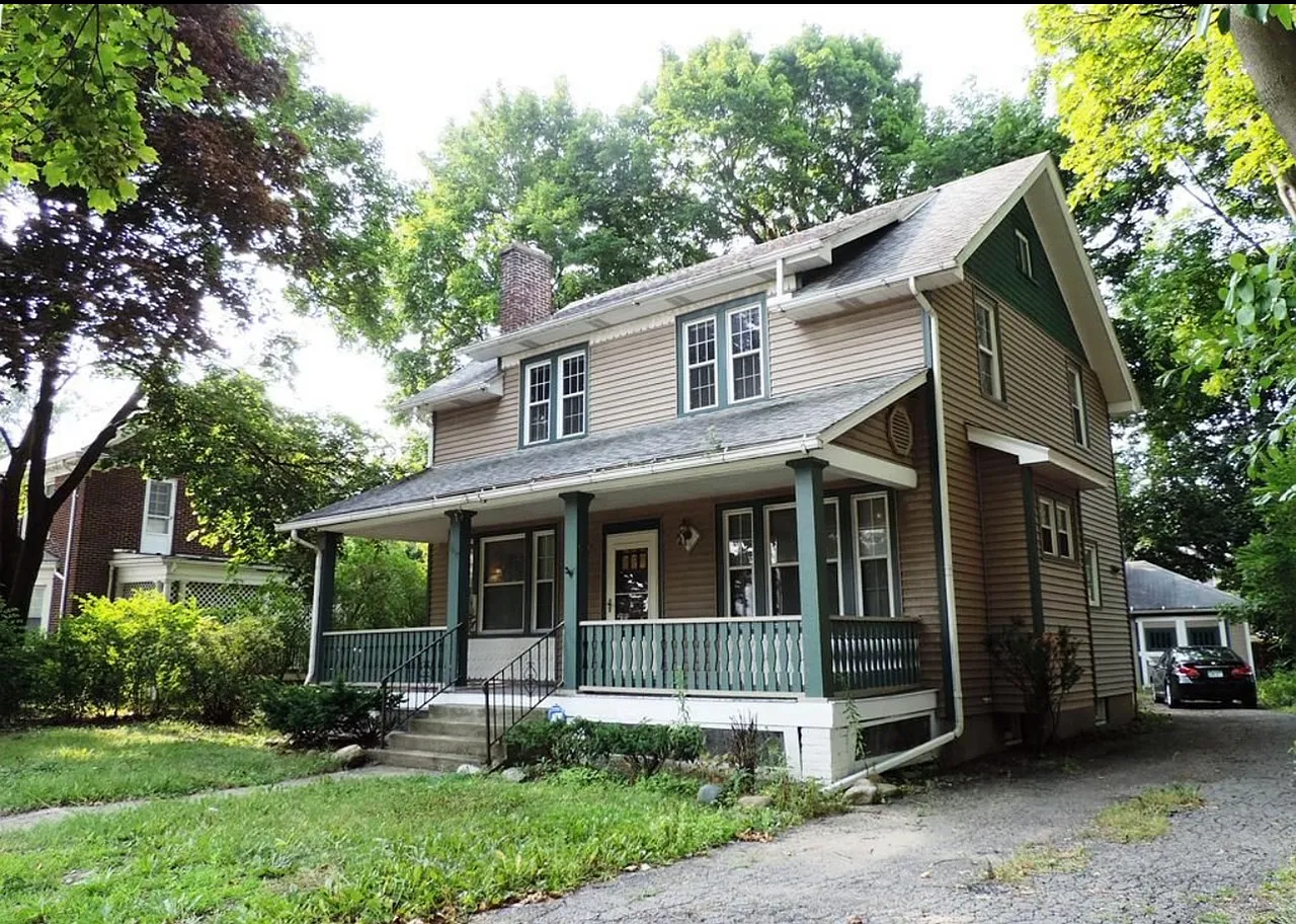 4 bed, 1.5 bath, 156 sqft, $500 — Photo 1