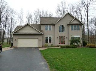 1569 Lori Ln, Hermitage, PA 16148