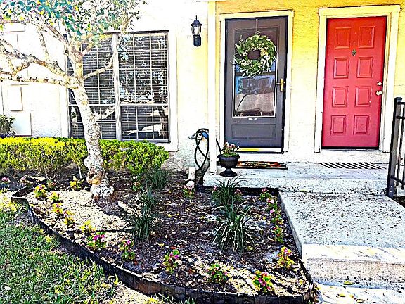 2nd image of 1701 SE 24th Rd APT 202