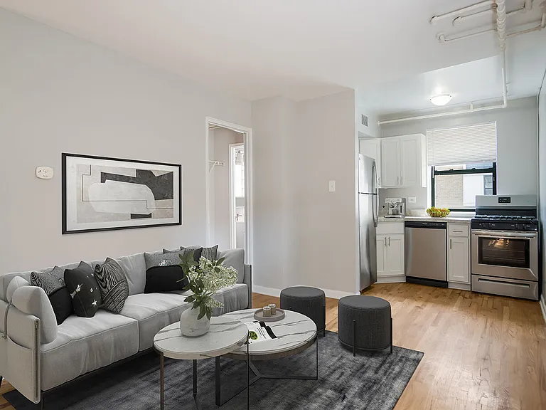 Elmhurst Terrace — Photo 12
