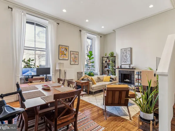 1008 Spruce St APT 2F, Philadelphia, PA 19107