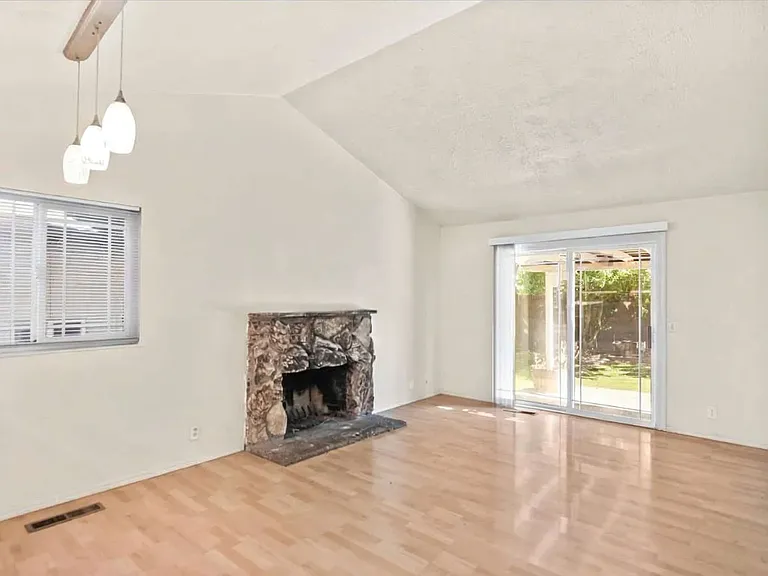 335 Spode Way — Photo 13