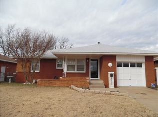 2109 Maple Dr, Midwest City, OK 73110