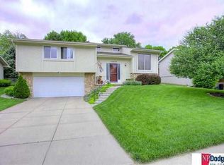 15426 V St, Omaha, NE 68137