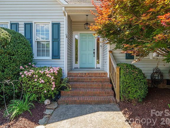3rd image of 12500 Willow Grove Way