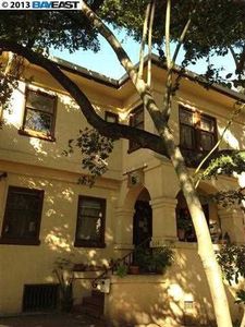 654 Oakland Ave, Oakland, CA, 94611