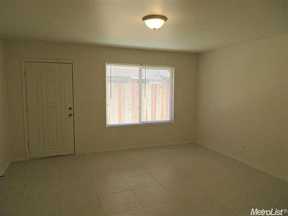 3rd image of 118 W Highland Ave #Na