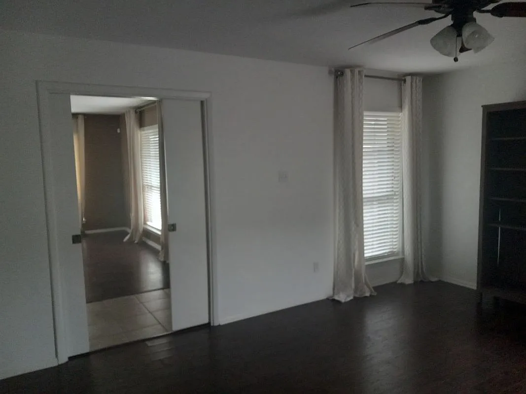 Building Photo - 5003 Ledgestone Dr #B