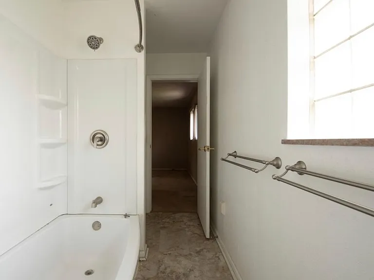 611 Brynhaven Dr — Photo 18