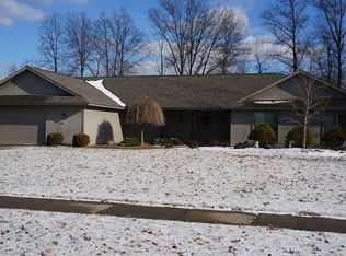 8787 Timber Edge Dr, North Ridgeville, OH 44039