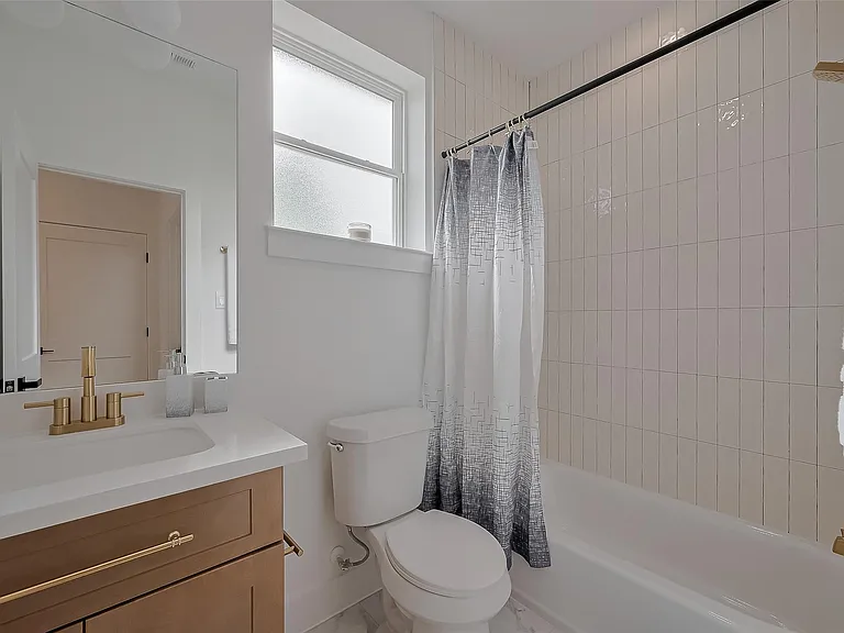 776 Mansfield St — Photo 29