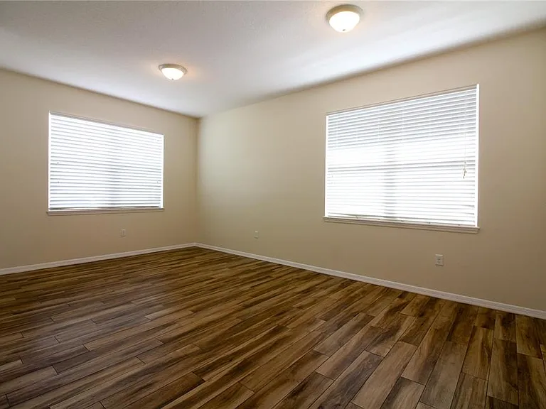 811 Krenson Woods Ln — Photo 5