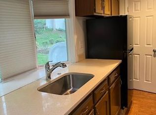 12 Redding Ridge Dr, Gaithersburg, MD 20878