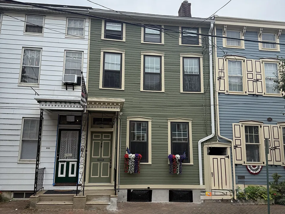 118 E Union St