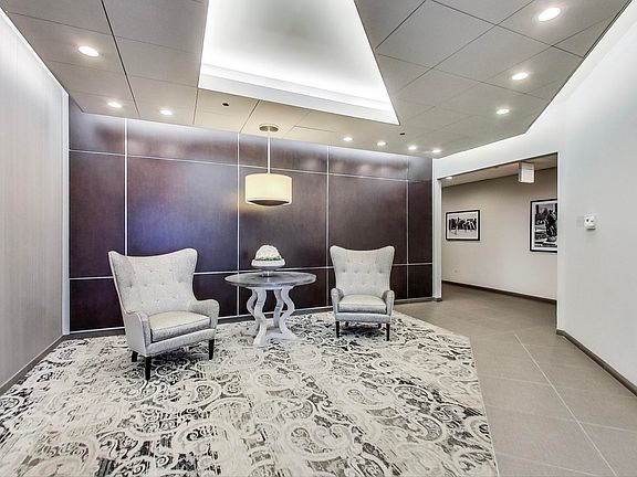 4th image of 720 W Randolph St #Penthouse 3