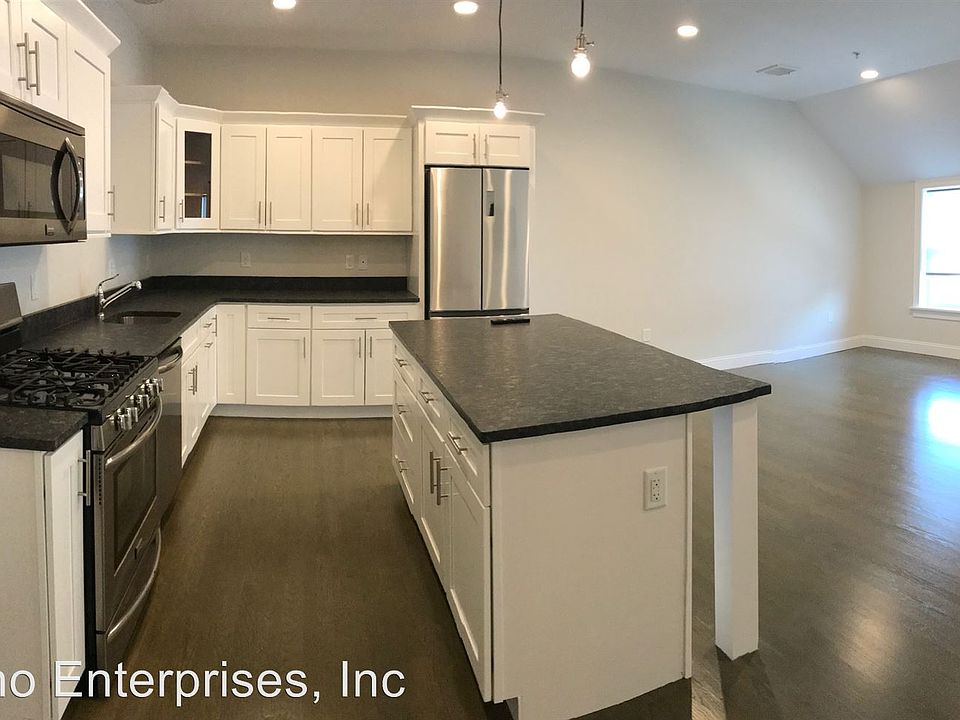 1st image of 285 Saint George St Ste 202