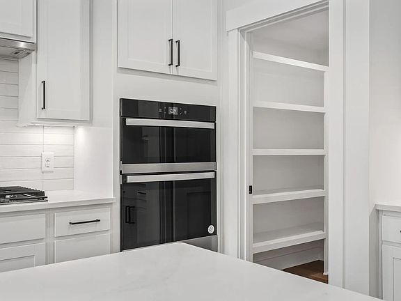 The Dahlia C Kitchen