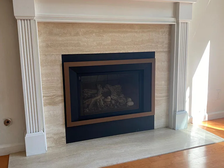 Gas fireplace