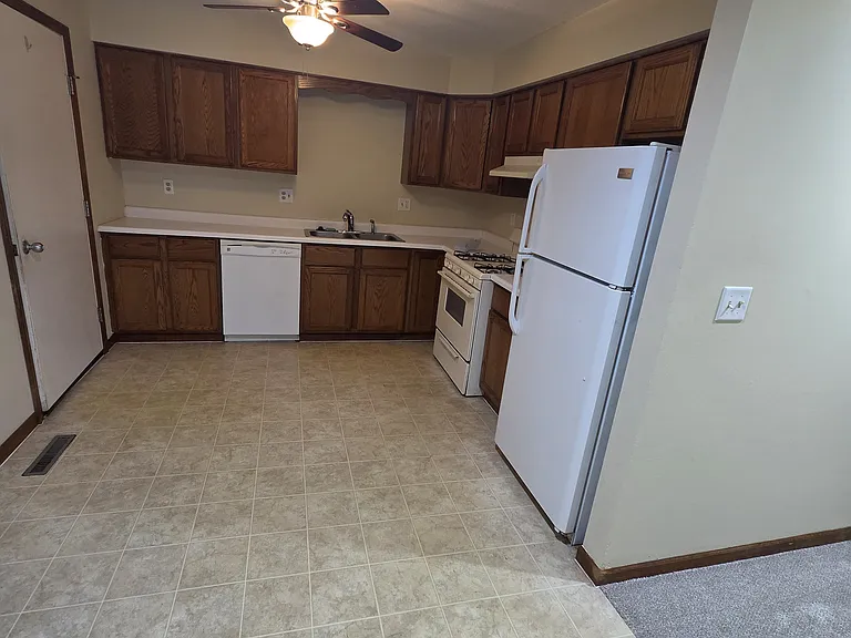 852 Signature St #A — Photo 5