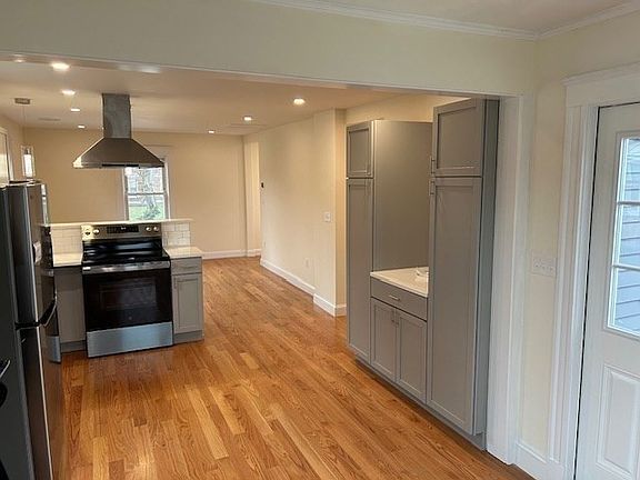 5th image of 1599 Washington St #2