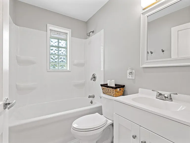 110 S Bromfield Rd — Photo 12