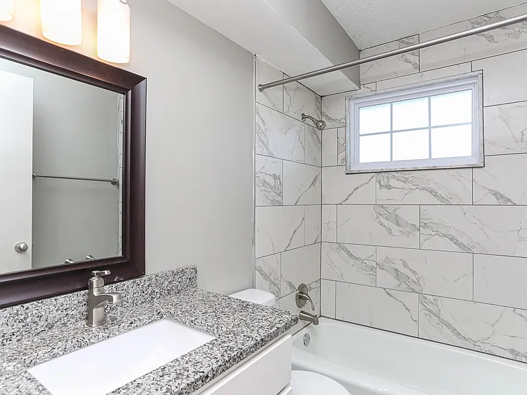 Granite counters in bathroom