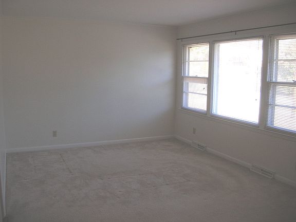 5th image of 3205 James Pl