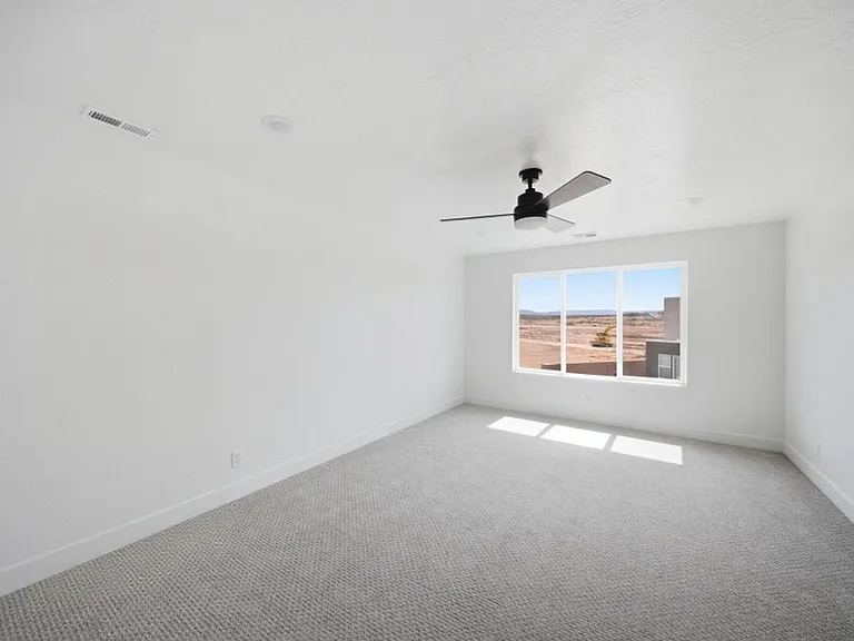 946 E Malibu Ln — Photo 23