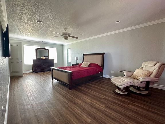 2nd image of 130 Ridge Dr Room 5