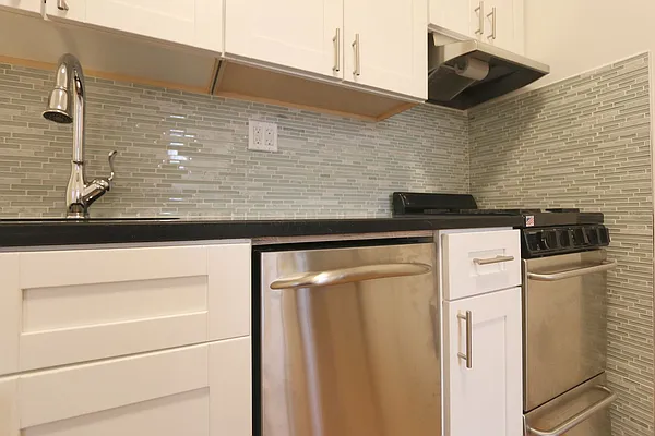 Rented by Compass | media 23