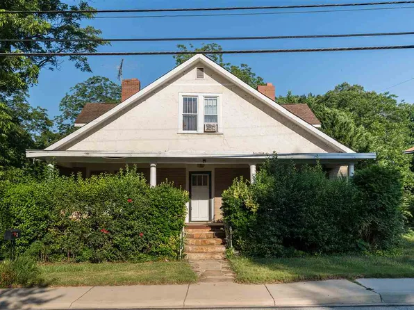 8 Rebecca St, Greenville, SC 29607