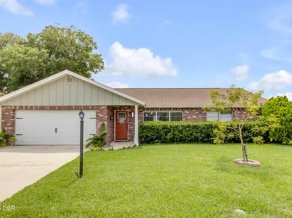 2952 Carriage Dr, South Daytona, FL 32119