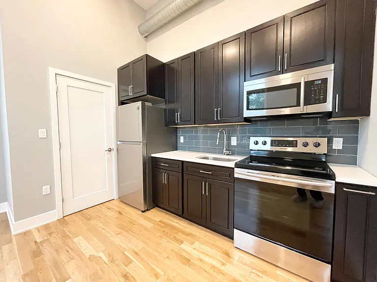 1521-1523 W Girard Ave #206 — Photo 11