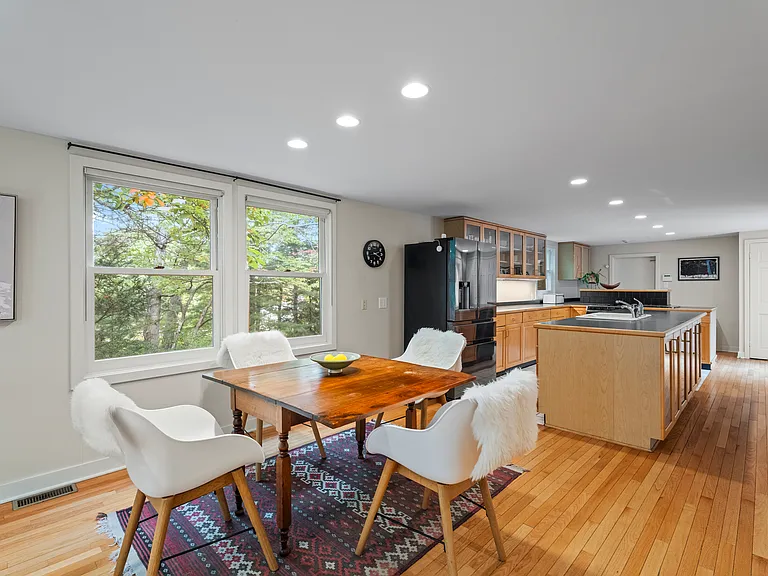 133 Blake Rd — Photo 12