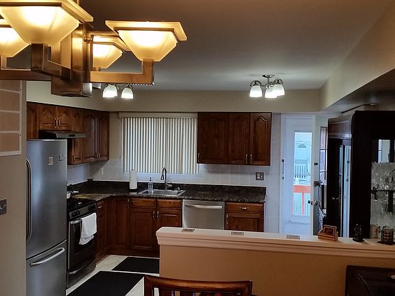 4th image of 137 Woodcutters Ln