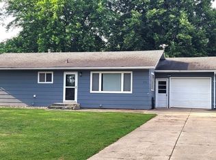 1812 E 9th St, Sheldon, IA 51201