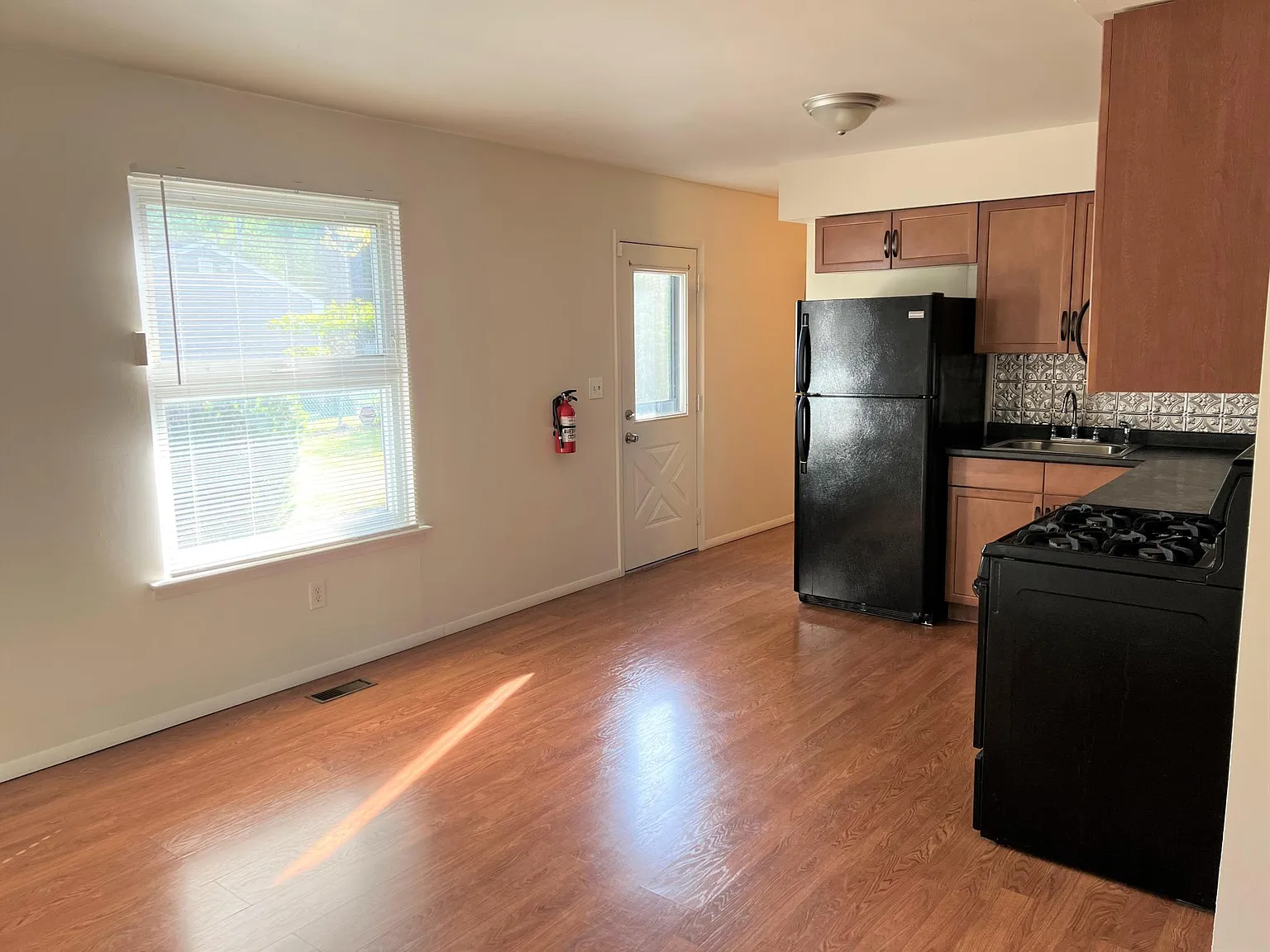 11 Woodland Road — Photo 3