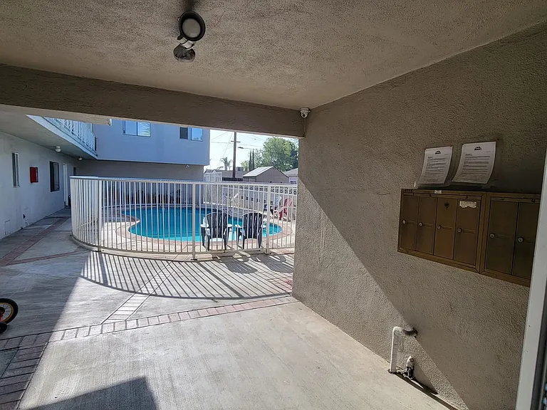 6336 Tujunga Ave — Photo 6