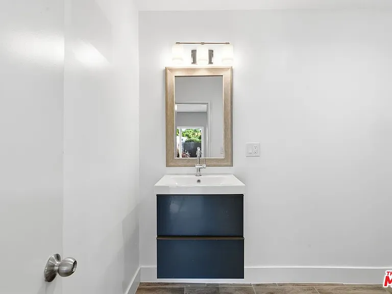 14141 Gault St — Photo 20