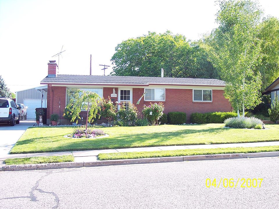 well maintained brick rambler
