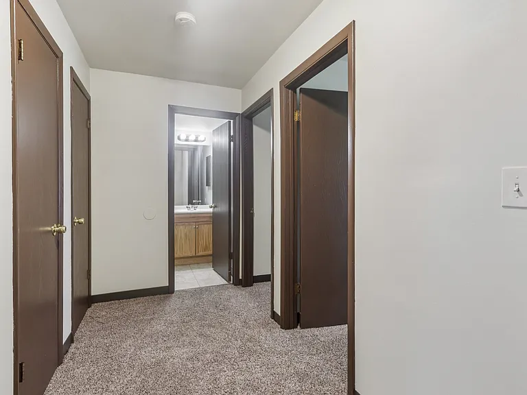 Valley Park Townhomes — Photo 13