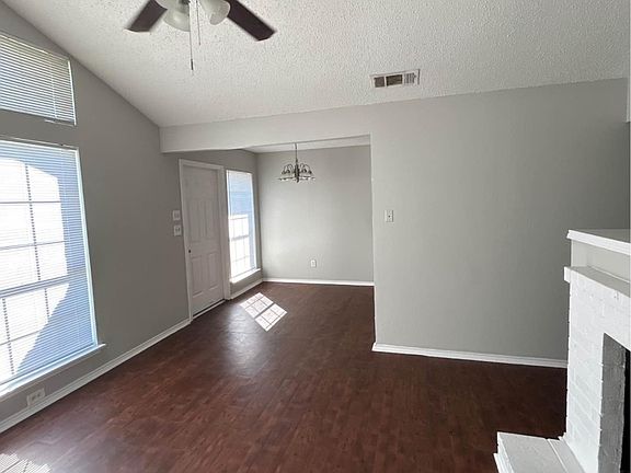 5th image of 103 Peachtree Ct APT C
